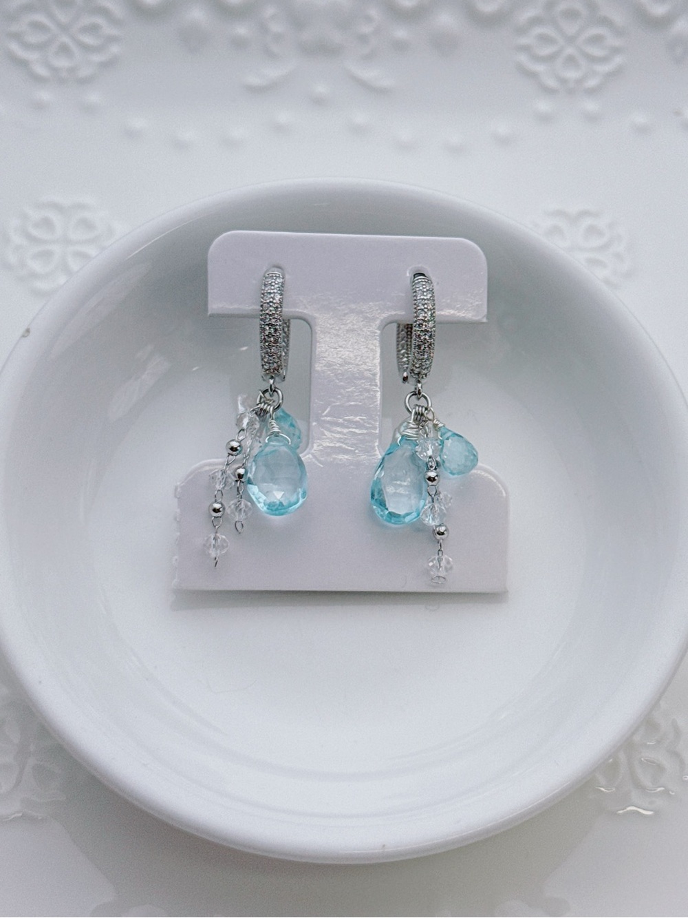26E563 Handmade Freshwater Baroque Pearl Blue Topaz Huggies Earrings